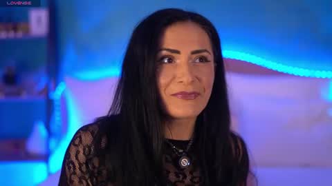Snapshot of raisavawn chatting on 07-21-26, 05:21 RaisaVawn online show from 07-21-26, 05:21