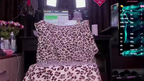 Laura online show from 09-15-25, 02:44