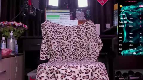 Laura online show from 09-17-25, 02:46