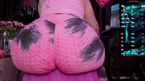 Laura online show from 10-08-25, 02:42