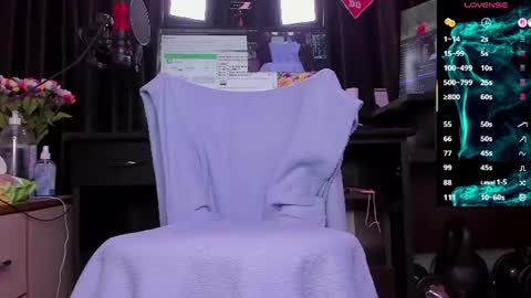 Snapshot of raissa_sky26 chatting on 06-23-26, 02:31 Laura online show from 06-23-26, 02:31
