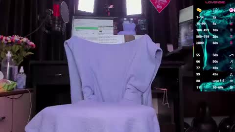 Snapshot of raissa_sky26 chatting on 06-24-26, 02:21 Laura online show from 06-24-26, 02:21