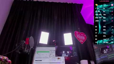 Snapshot of raissa_sky26 chatting on 06-26-26, 02:38 Laura online show from 06-26-26, 02:38