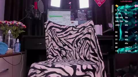 Snapshot of raissa_sky26 chatting on 07-14-26, 03:00 Laura online show from 07-14-26, 03:00