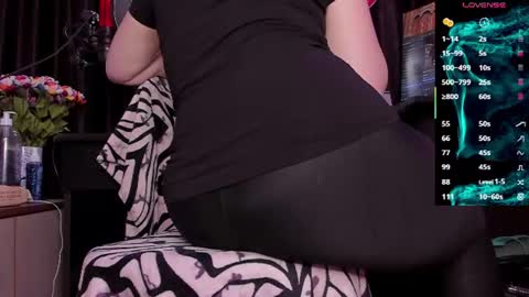 Snapshot of raissa_sky26 chatting on 07-26-26, 02:31 Laura online show from 07-26-26, 02:31