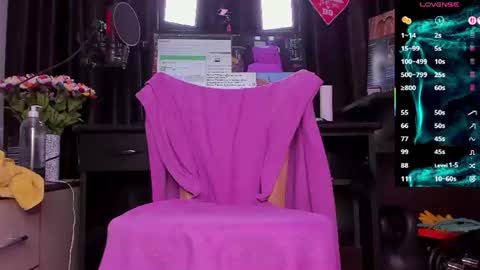 Snapshot of raissa_sky26 chatting on 08-04-26, 02:26 Laura online show from 08-04-26, 02:26