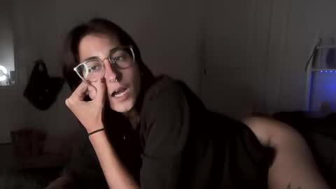 Ray Ray online show from 09-17-25, 03:52