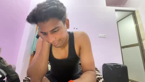 Snapshot of raju_smith chatting on 12-21-25, 12:34 raju_smith online show from 12-21-25, 12:34