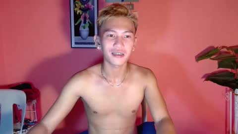Snapshot of ralfhuge24 chatting on 10-18-25, 06:58 ralfhuge24 online show from 10-18-25, 06:58