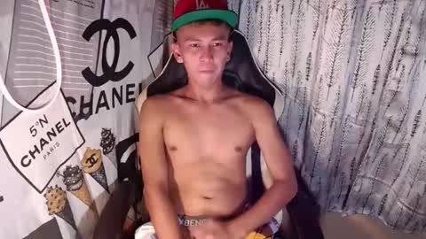 Snapshot of ralfhuge24 chatting on 12-19-25, 05:03 ralfhuge24 online show from 12-19-25, 05:03