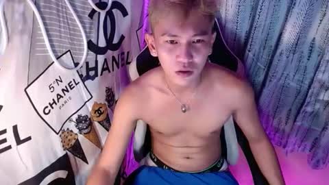 Snapshot of ralfhuge24 chatting on 12-23-25, 01:36 ralfhuge24 online show from 12-23-25, 01:36