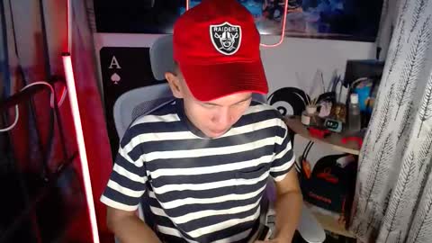 Snapshot of ralfhuge24 chatting on 02-15-26, 12:47 ralfhuge24 online show from 02-15-26, 12:47