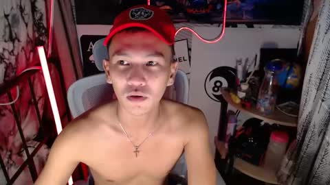 Snapshot of ralfhuge24 chatting on 02-22-26, 10:19 ralfhuge24 online show from 02-22-26, 10:19