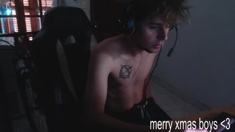 Snapshot of ramisexyloveyou chatting on 12-29-24, 07:32 Ramiro online show from 12-29-24, 07:32