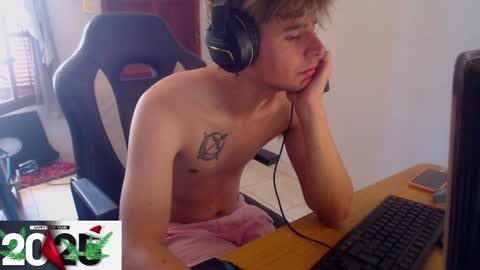 Snapshot of ramisexyloveyou chatting on 01-04-25, 05:16 Ramiro online show from 01-04-25, 05:16