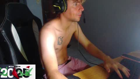 Snapshot of ramisexyloveyou chatting on 01-05-25, 12:09 Ramiro online show from 01-05-25, 12:09