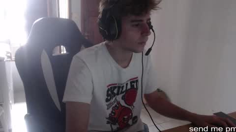 Snapshot of ramisexyloveyou chatting on 03-08-25, 12:30 Ramiro online show from 03-08-25, 12:30