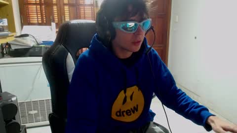 Snapshot of ramisexyloveyou chatting on 10-12-25, 01:54 Ramiro online show from 10-12-25, 01:54