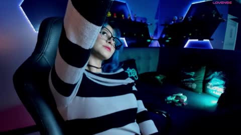 Snapshot of ramonaa_gold chatting on 12-21-25, 03:13 Ramona online show from 12-21-25, 03:13