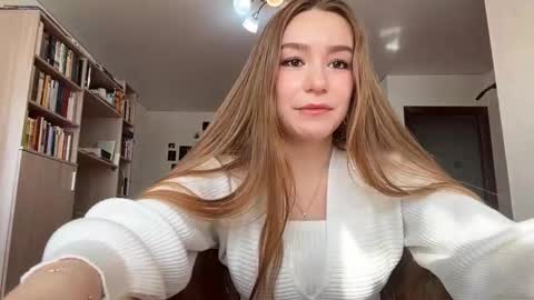 Mika online show from 03-16-26, 10:52