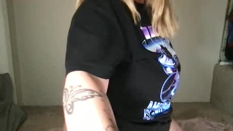 Snapshot of randiigirl69 chatting on 12-15-25, 09:13 Randii online show from 12-15-25, 09:13