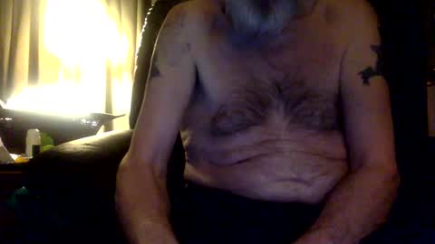 Snapshot of rando56 chatting on 10-04-25, 09:40 Randy online show from 10-04-25, 09:40
