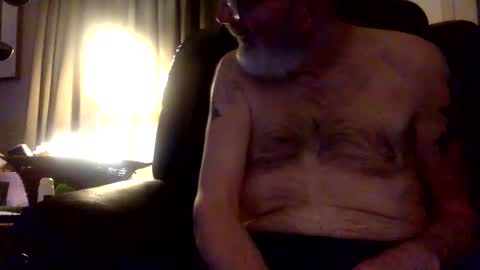 Snapshot of rando56 chatting on 10-06-25, 11:40 Randy online show from 10-06-25, 11:40