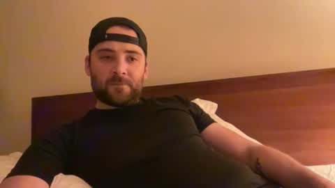 Snapshot of randomdude5950 chatting on 11-17-25, 01:55 randomdude5950 online show from 11-17-25, 01:55