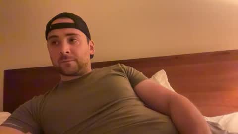 Snapshot of randomdude5950 chatting on 11-24-25, 01:49 randomdude5950 online show from 11-24-25, 01:49