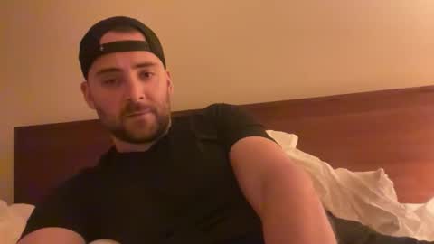 Snapshot of randomdude5950 chatting on 12-17-25, 03:45 randomdude5950 online show from 12-17-25, 03:45