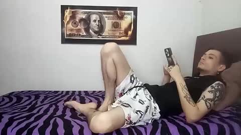Snapshot of rangel_sex chatting on 05-12-26, 01:58 Rangel and Lola online show from 05-12-26, 01:58