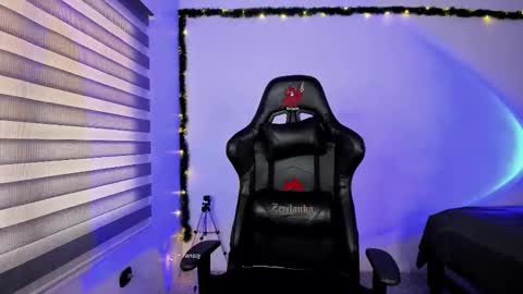 Jonas online show from 02-12-26, 04:24