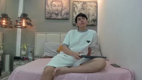 Snapshot of raphael_nyon chatting on 03-11-26, 03:34 Raphael Nyon online show from 03-11-26, 03:34