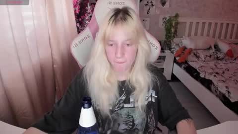 Rapunzel online show from 10-17-25, 01:35