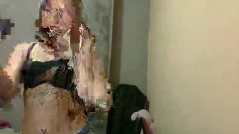 Snapshot of raquel2411 chatting on 02-25-26, 02:10 raquel2411 online show from 02-25-26, 02:10