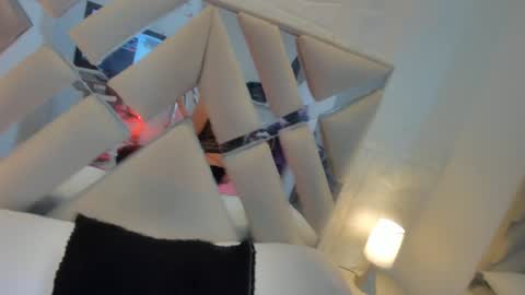 Raquel Moore  online show from 02-05-25, 08:11