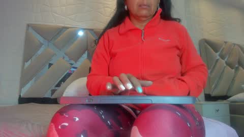 Raquel Moore  online show from 02-07-25, 08:11