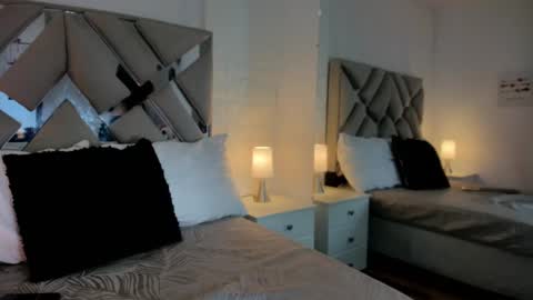 Raquel Moore  online show from 02-24-25, 11:09