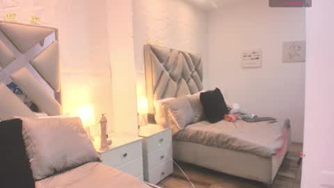 Raquel Moore  online show from 10-03-25, 12:51