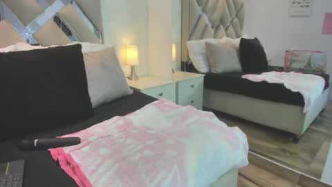 Raquel Moore  online show from 01-12-26, 05:07