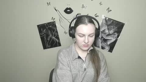 raspberry0101 online show from 01-18-25, 01:51