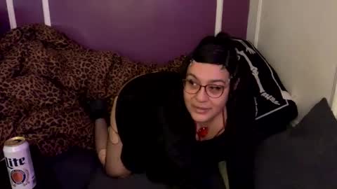 Rattlesnake Bitch 666 online show from 11-29-25, 04:48