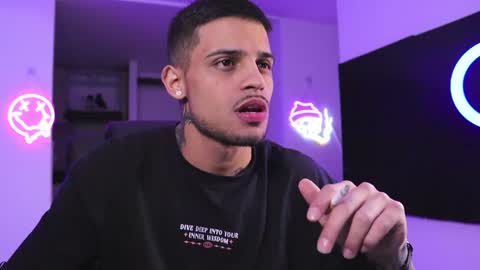 Snapshot of rausch77 chatting on 01-14-25, 05:40 rausch77 online show from 01-14-25, 05:40