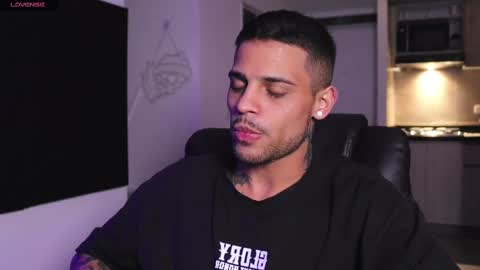 Snapshot of rausch77 chatting on 02-22-25, 09:45 rausch77 online show from 02-22-25, 09:45