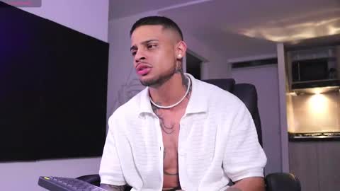 Snapshot of rausch77 chatting on 03-03-25, 06:04 rausch77 online show from 03-03-25, 06:04