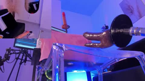 Snapshot of raven_blackk chatting on 02-20-26, 06:19 Raven online show from 02-20-26, 06:19