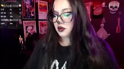 Snapshot of raven_darkk chatting on 10-11-25, 06:50 Raven online show from 10-11-25, 06:50