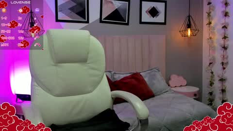 Snapshot of raven_dooll chatting on 10-19-25, 05:19 Raven online show from 10-19-25, 05:19