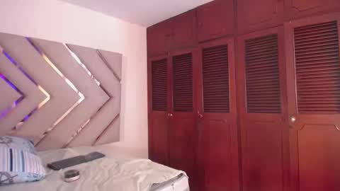 Snapshot of raven_foxter1 chatting on 11-22-25, 08:08 RAVEN FOXTER online show from 11-22-25, 08:08