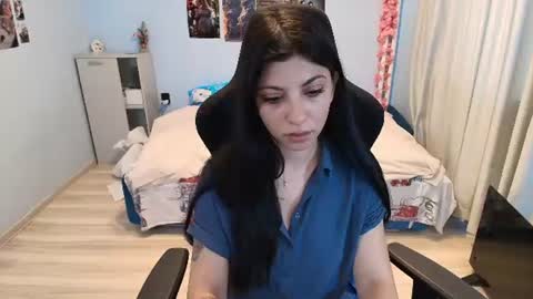 raven_haired_goddess online show from 06-21-26, 09:23